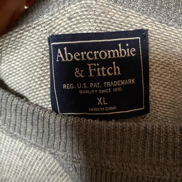 Abercrombie and Fitch Grey Sweater - Picture 6 of 9